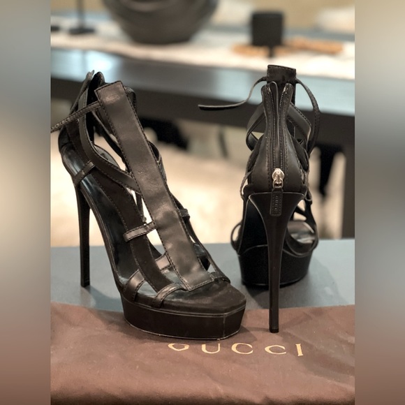 Gucci Shoes - GUCCI Black Leather Sandals